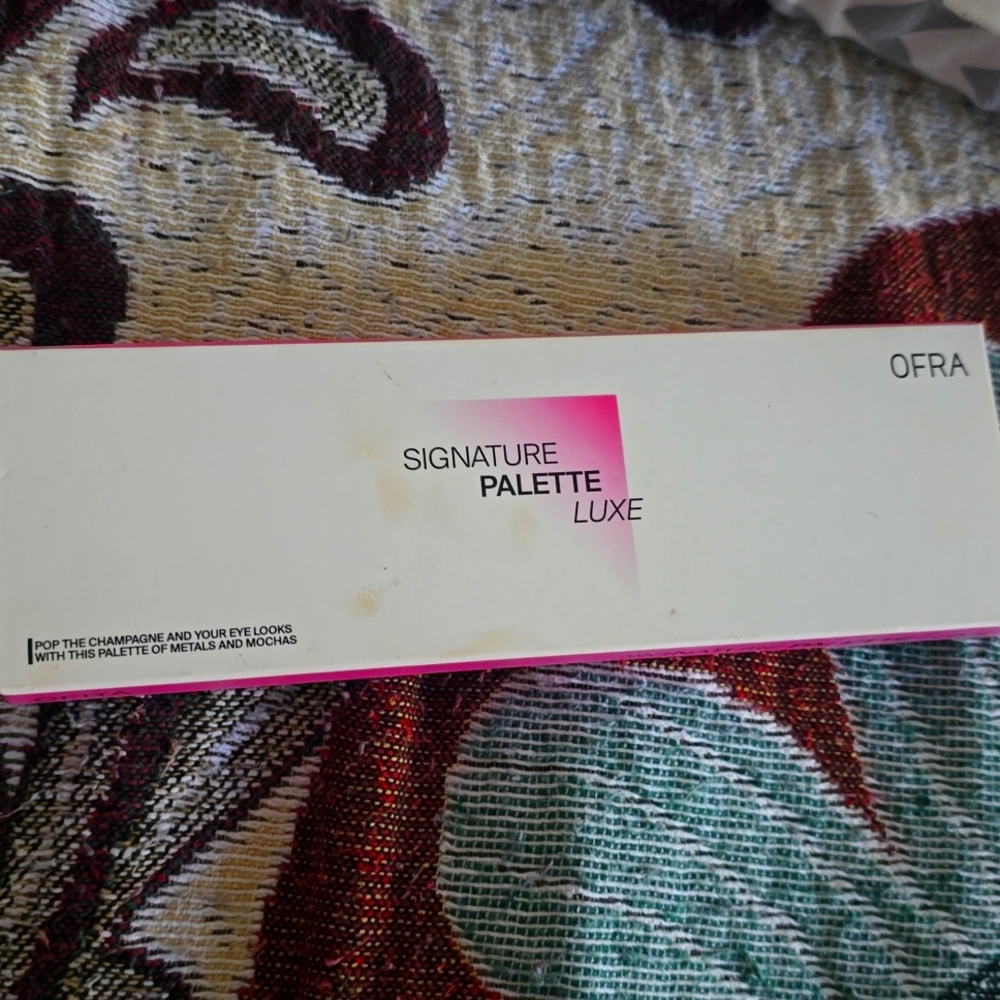 Eyeshadow palette